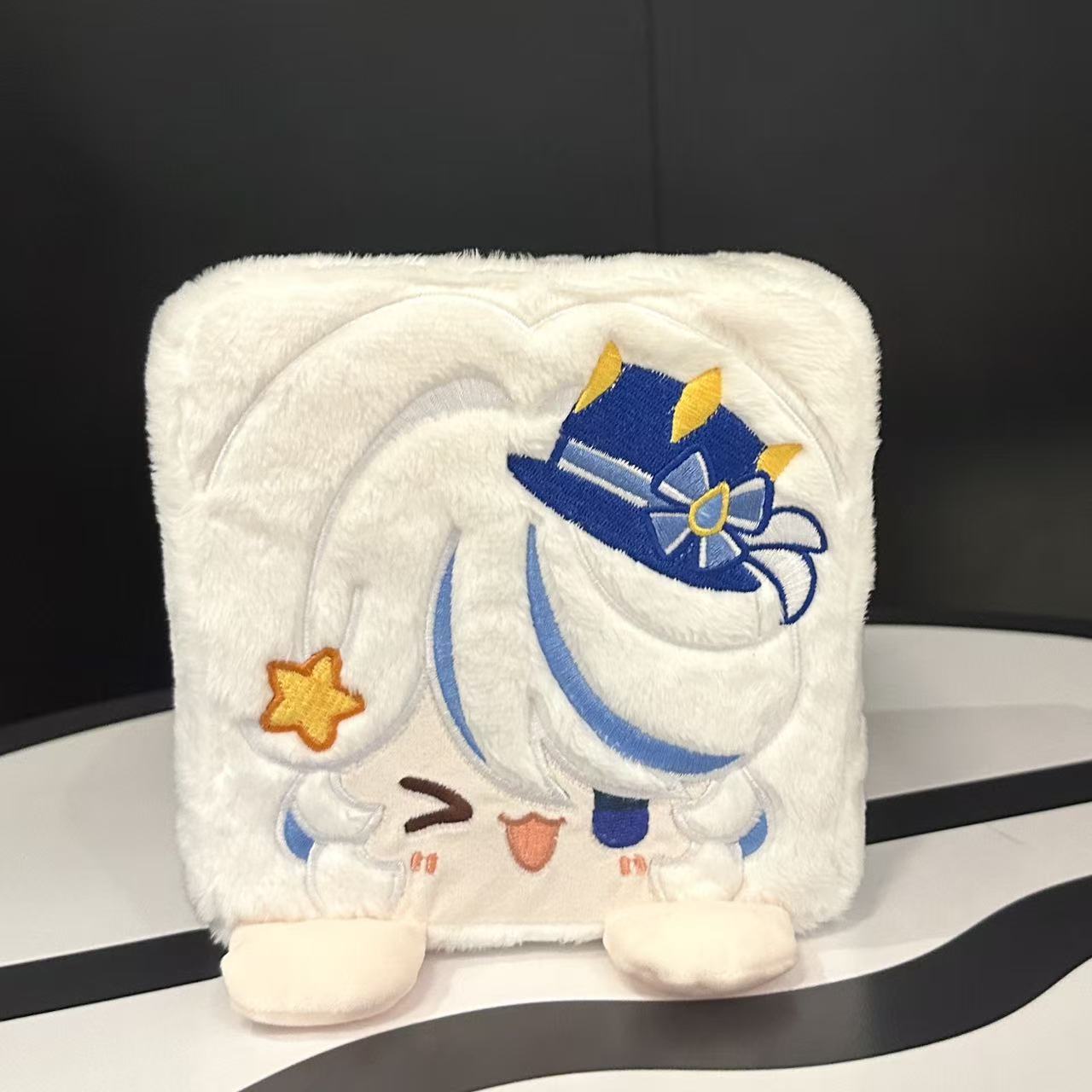 In stock Furina Cute Pillow mo - مراجعة Anime Cosplay Event وسعره