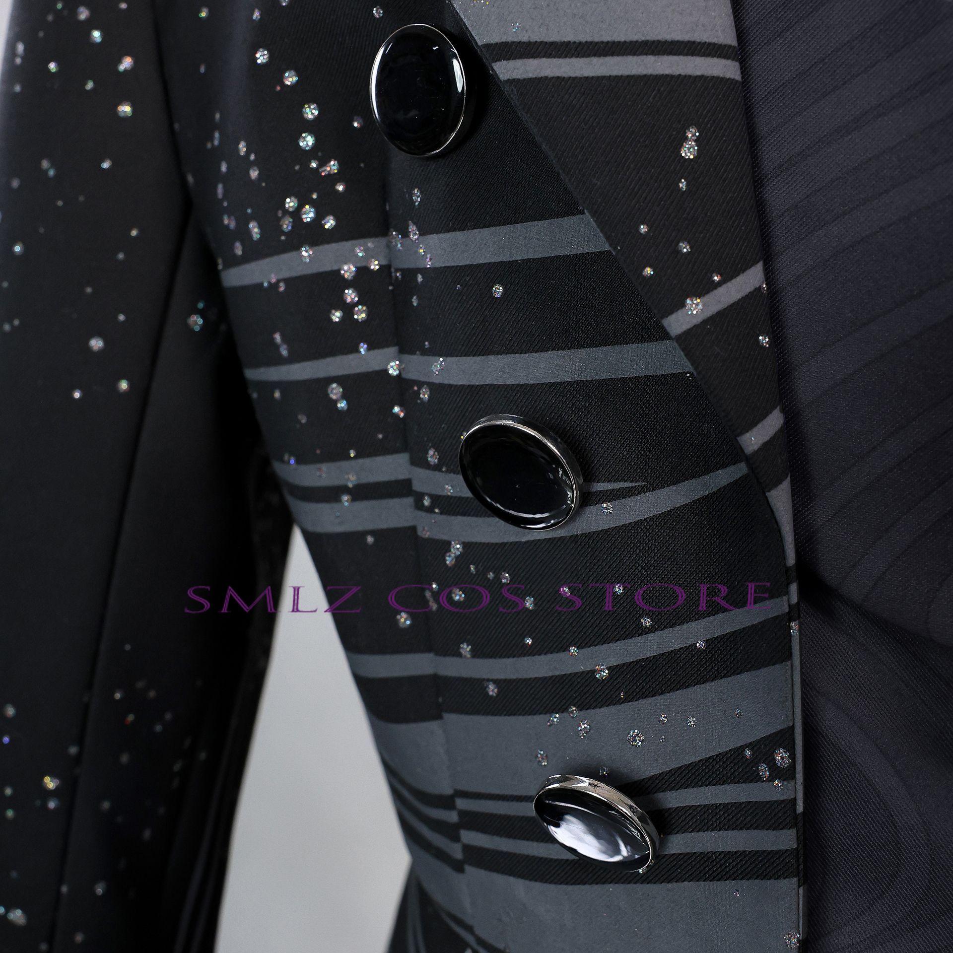 Game Love and Deep Space Cospl - مراجعة Cosplay Anime Black وسعره